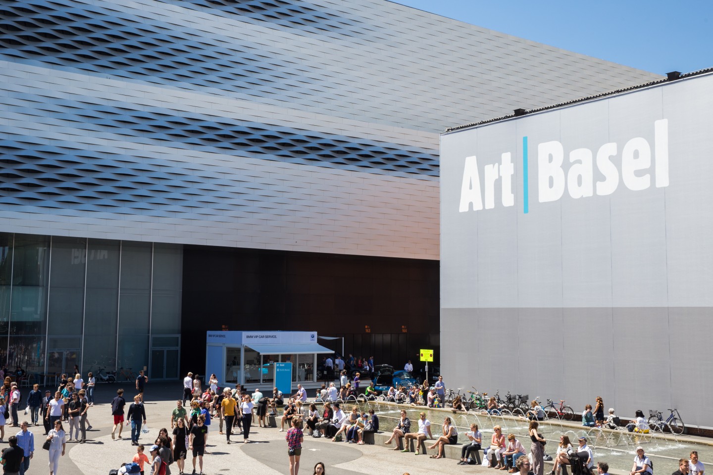 艺术市场通讯 | 巴塞尔艺术展倒计时6天，上半年中国艺术拍卖超2019同期31%，梵高油画首登亚洲拍场